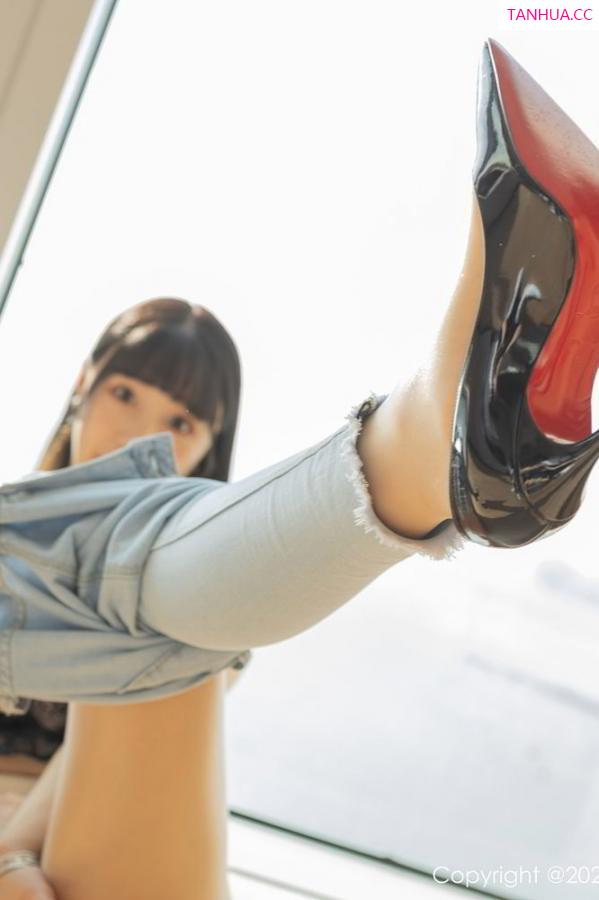 朱可 barbie可儿 [XiuRen]高清写真图 2021.01.26 No.3047 朱可儿Flower第24张图片
